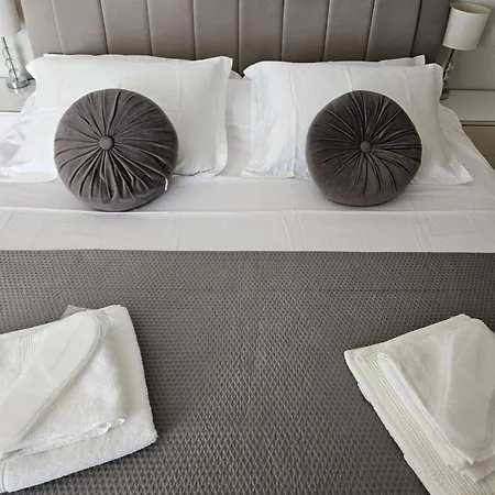 Leggero With Open Sea View