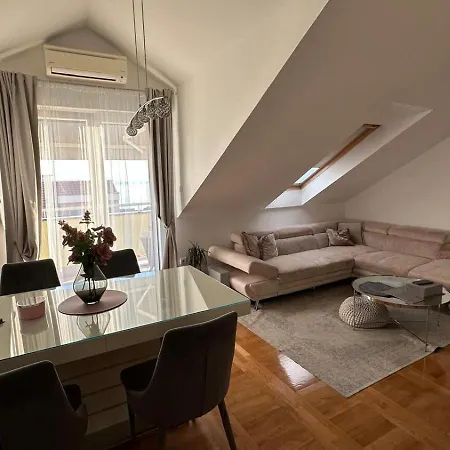Leggero With Open Sea View Apartament Split